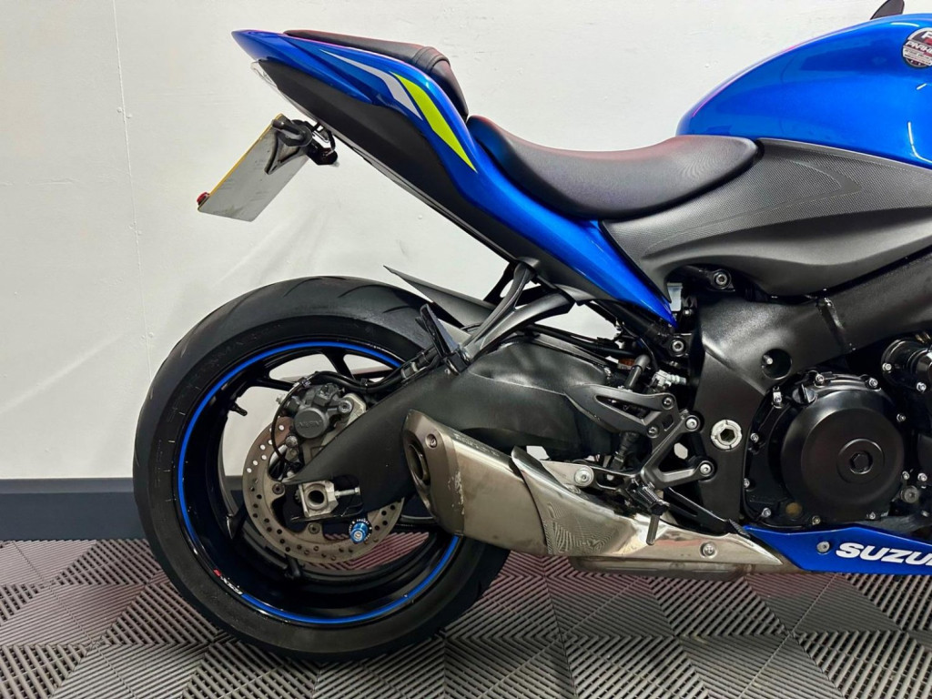 SUZUKI GSX-S1000