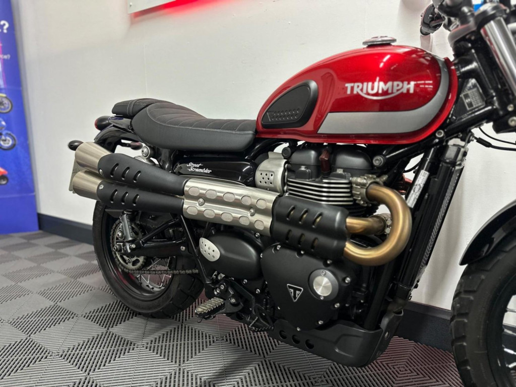 TRIUMPH Street Scrambler