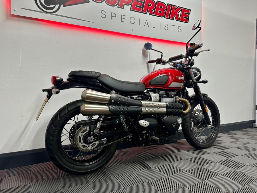 TRIUMPH Street Scrambler