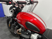 TRIUMPH Street Scrambler