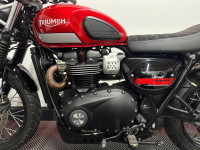 TRIUMPH Street Scrambler