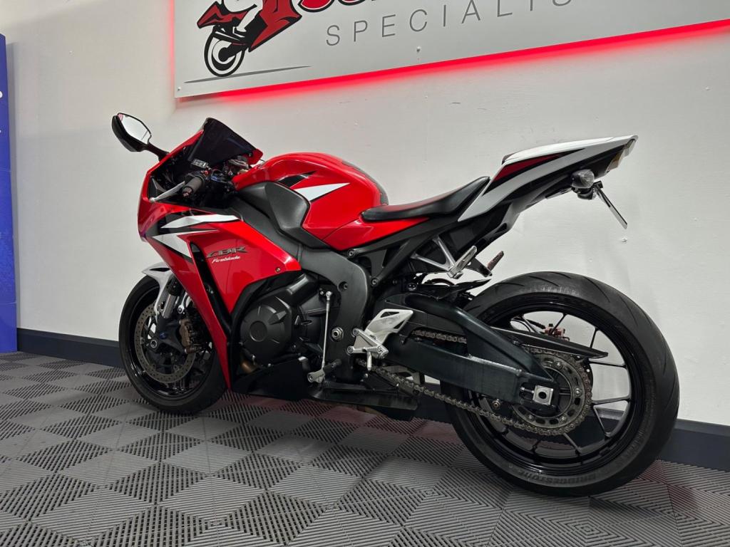 HONDA CBR1000RR Fireblade