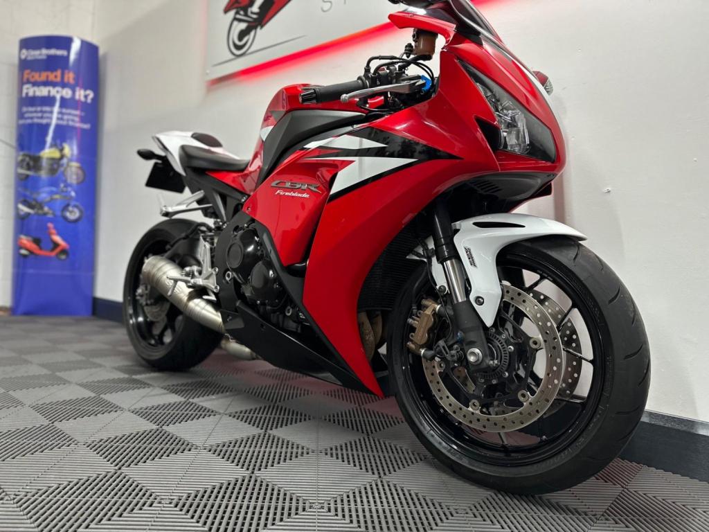 HONDA CBR1000RR Fireblade