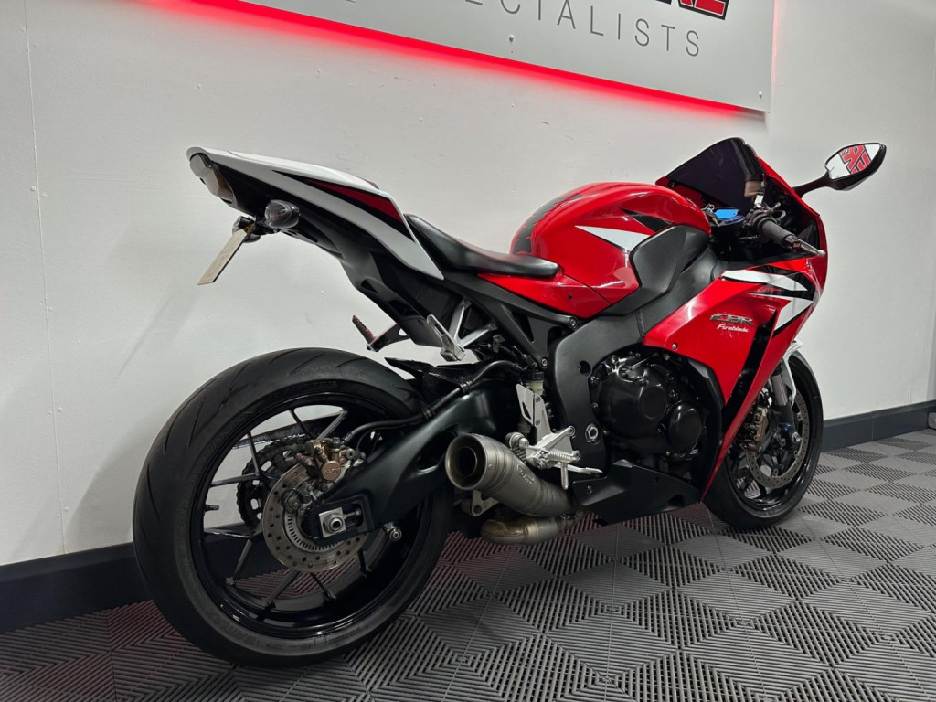 HONDA CBR1000RR Fireblade