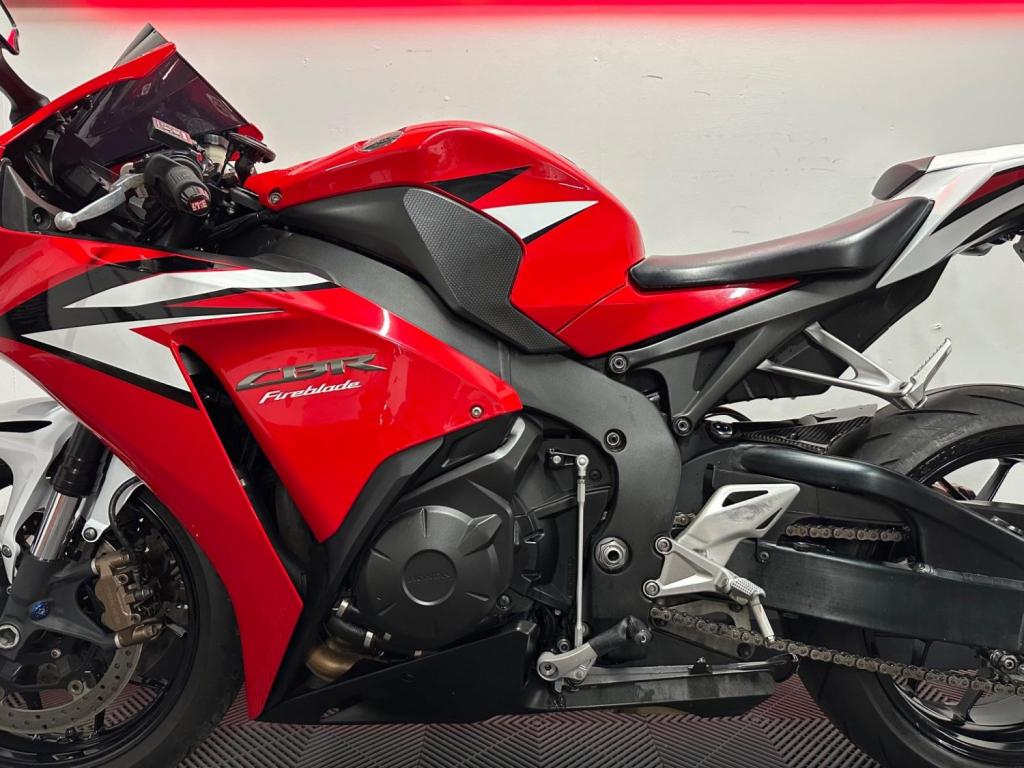 HONDA CBR1000RR Fireblade