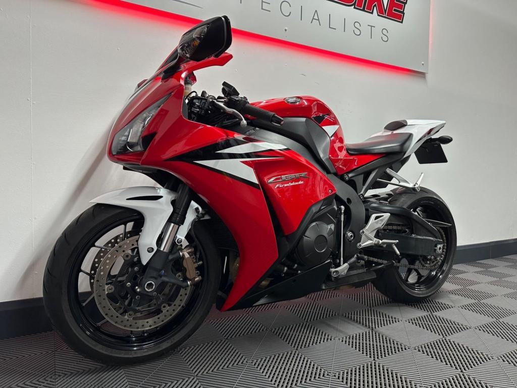 HONDA CBR1000RR Fireblade