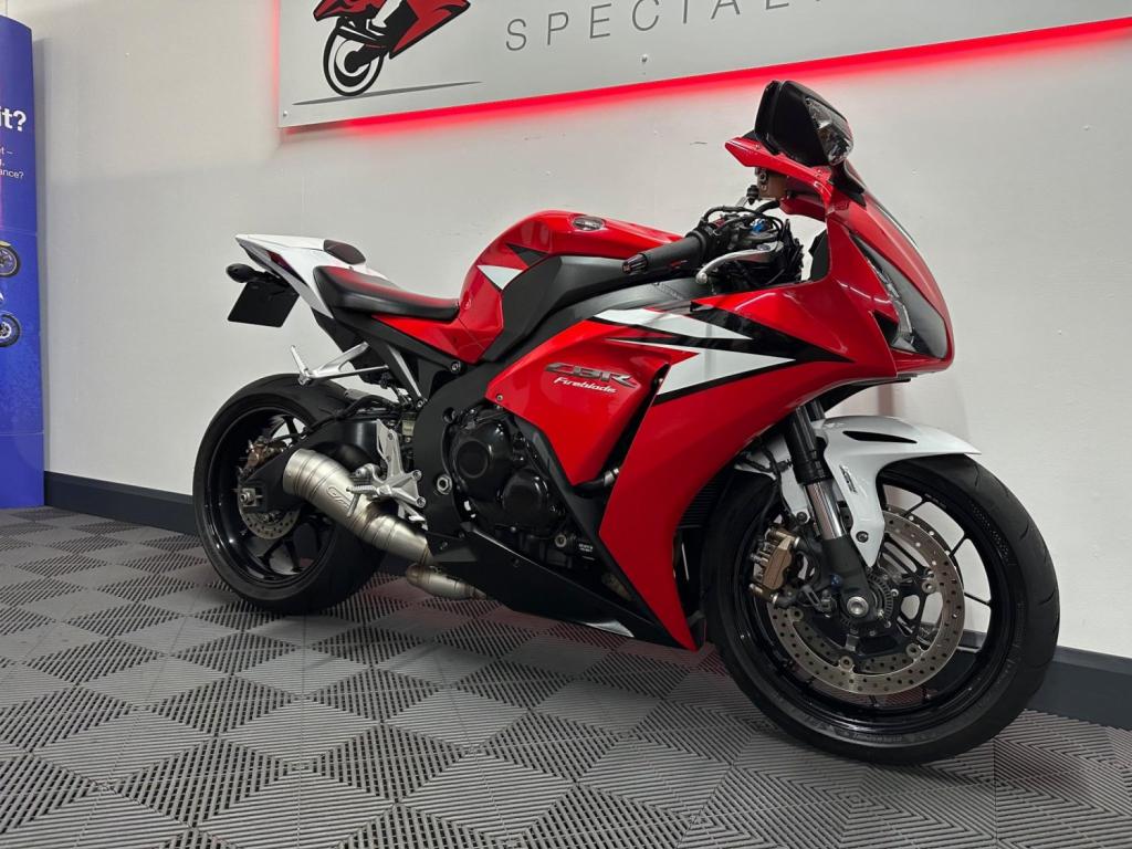 HONDA CBR1000RR Fireblade