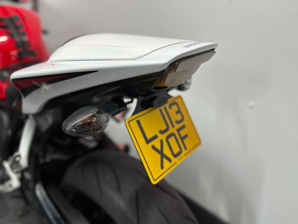 HONDA CBR1000RR Fireblade