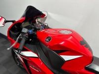 HONDA CBR1000RR Fireblade