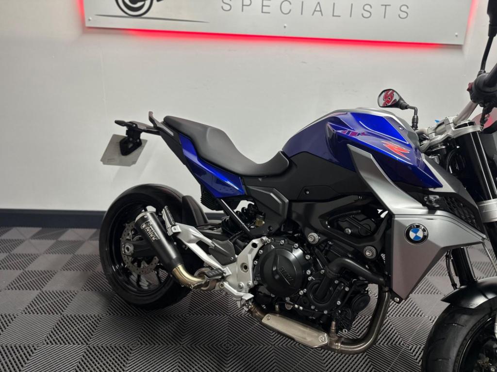 BMW F900R