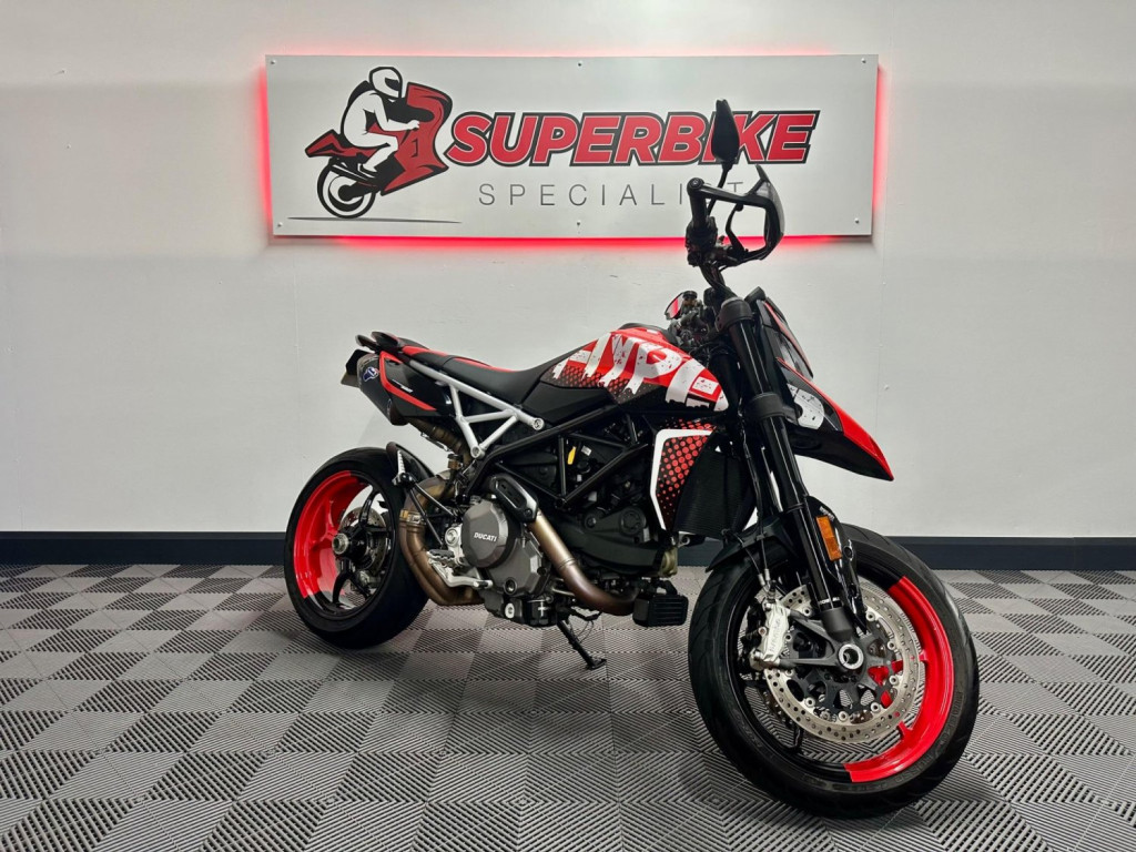 DUCATI Hypermotard