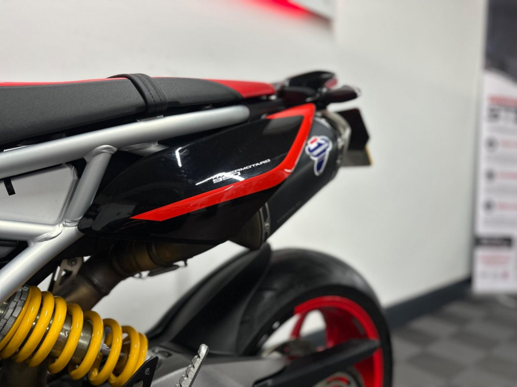 DUCATI Hypermotard