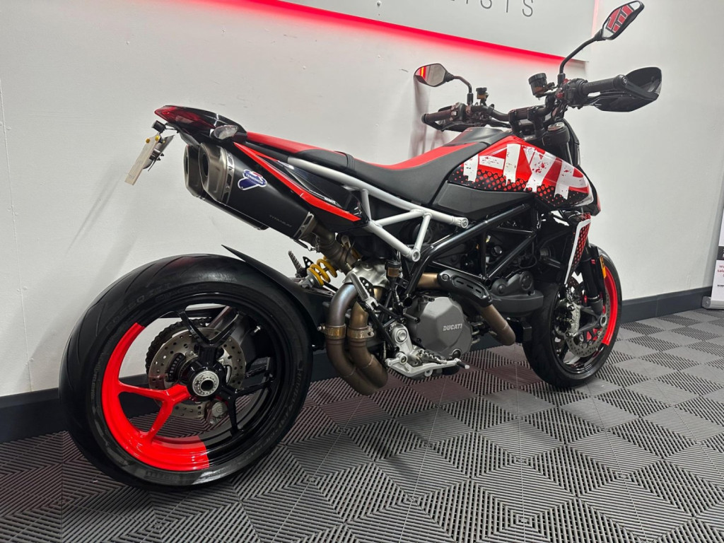 DUCATI Hypermotard