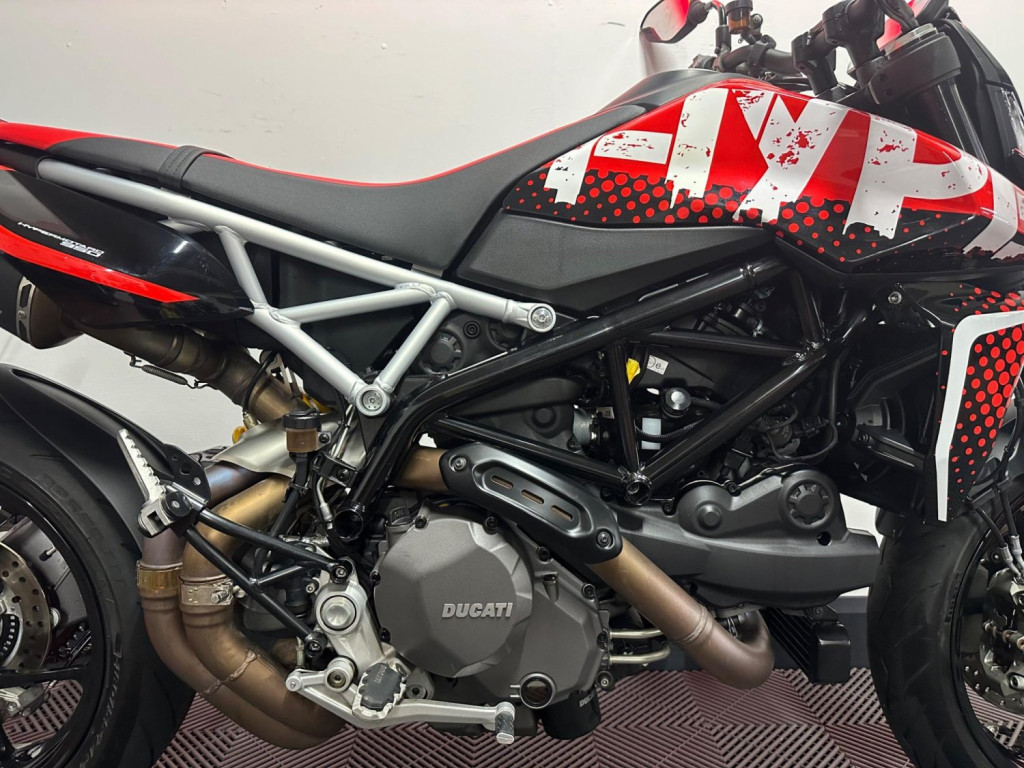 DUCATI Hypermotard