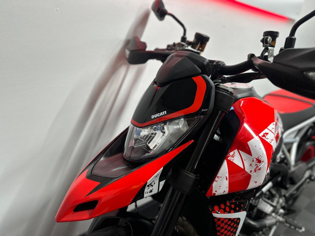 DUCATI Hypermotard
