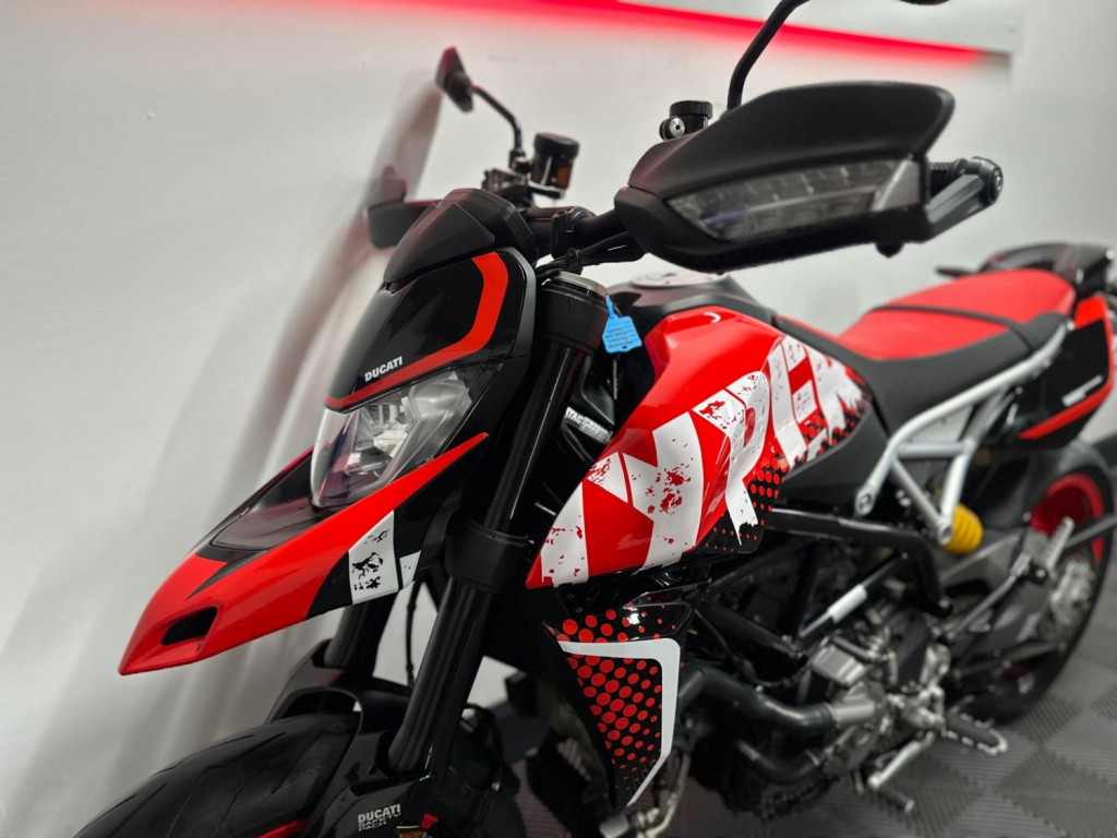 DUCATI Hypermotard