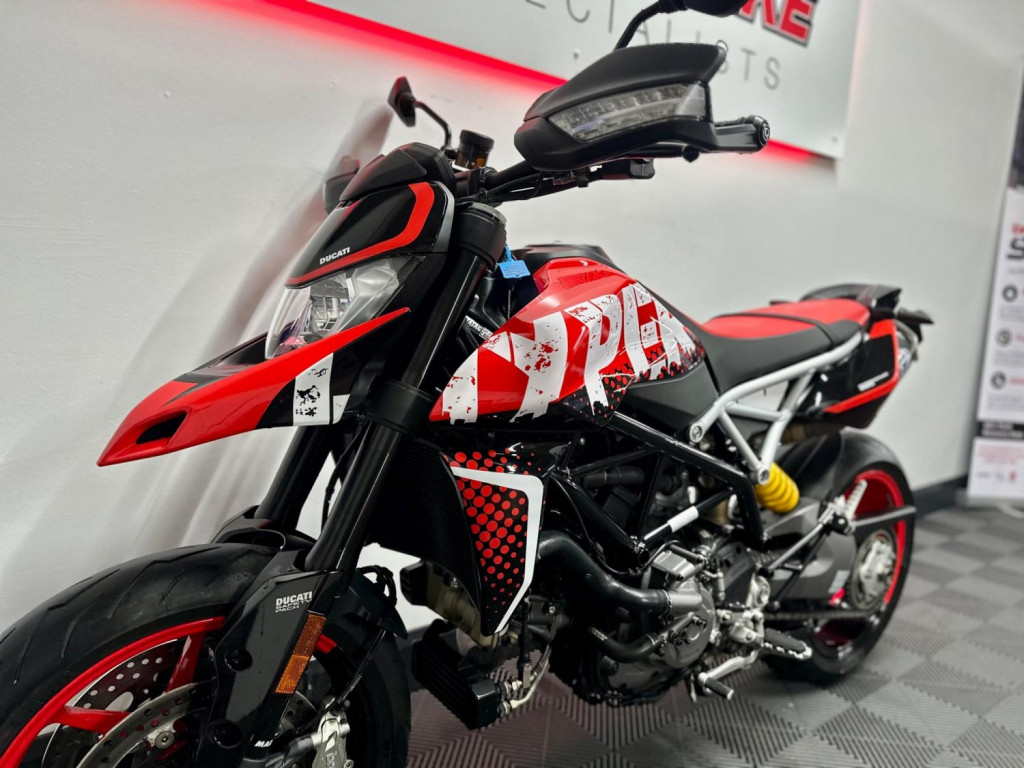 DUCATI Hypermotard
