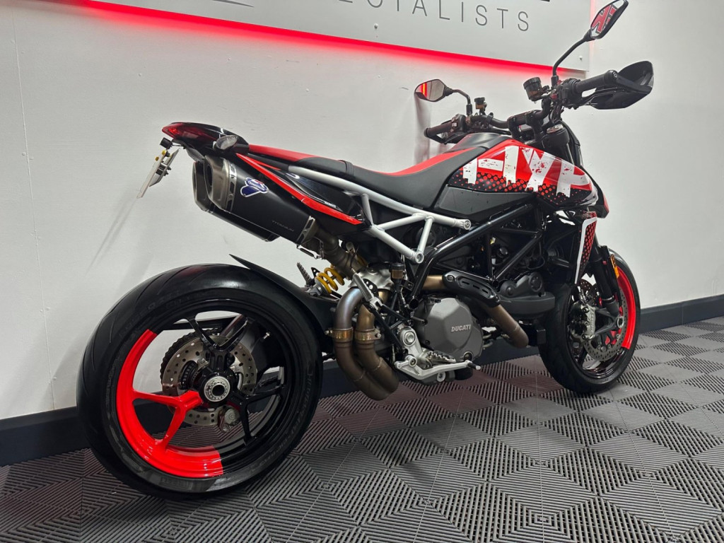 DUCATI Hypermotard