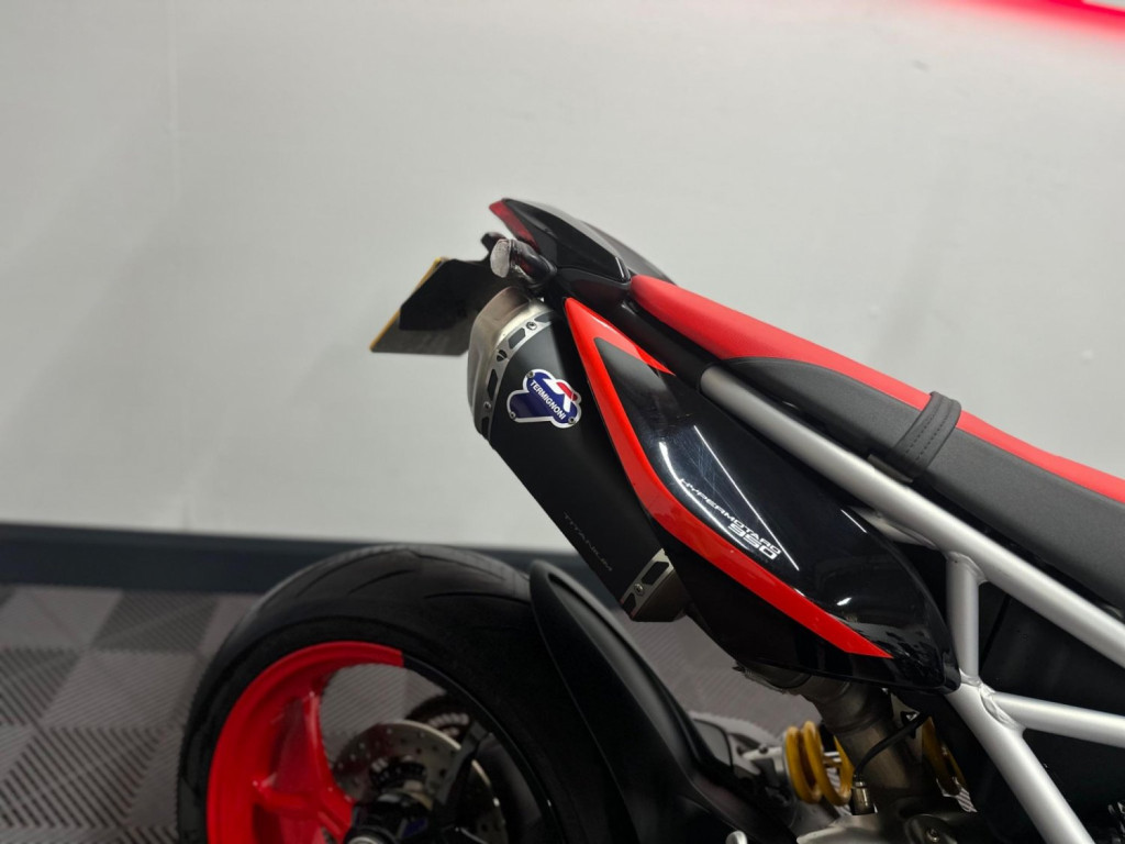 DUCATI Hypermotard