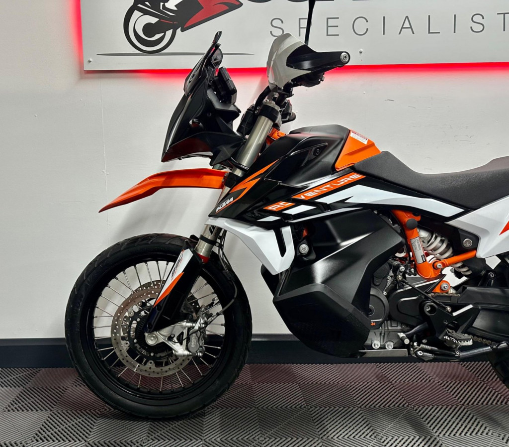 KTM 890 ADVENTURE