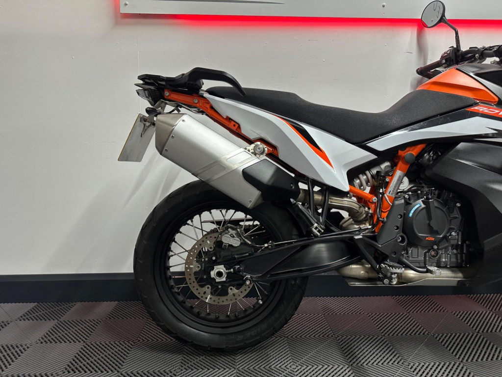KTM 890 ADVENTURE