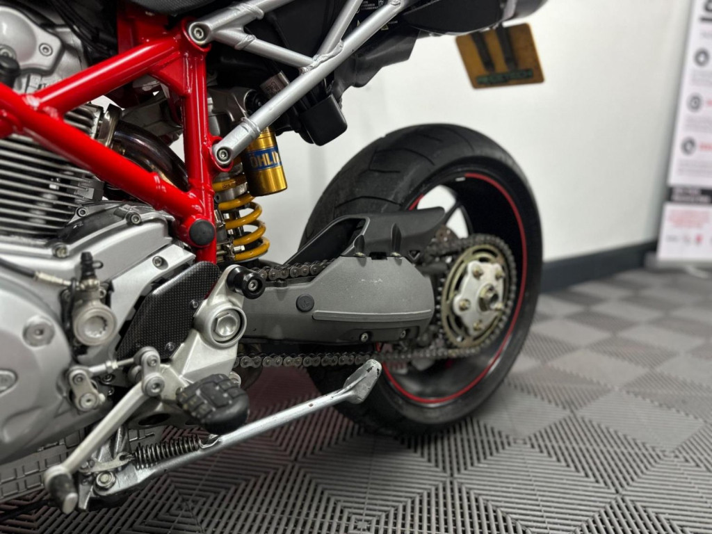 DUCATI Hypermotard
