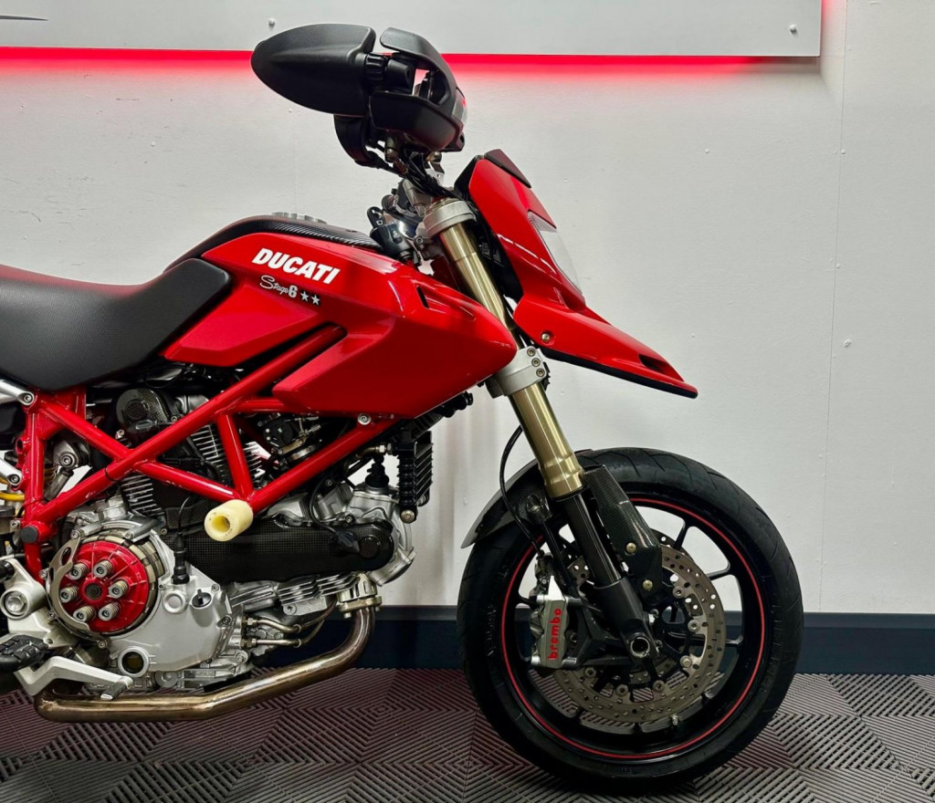 DUCATI Hypermotard
