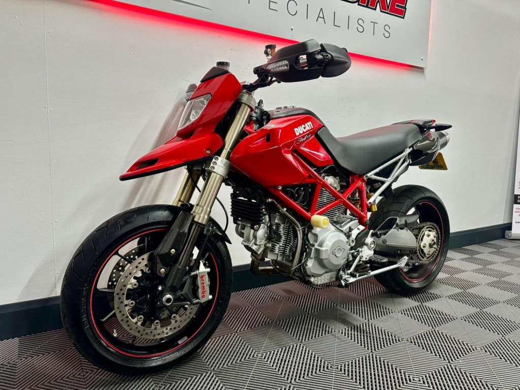 DUCATI Hypermotard