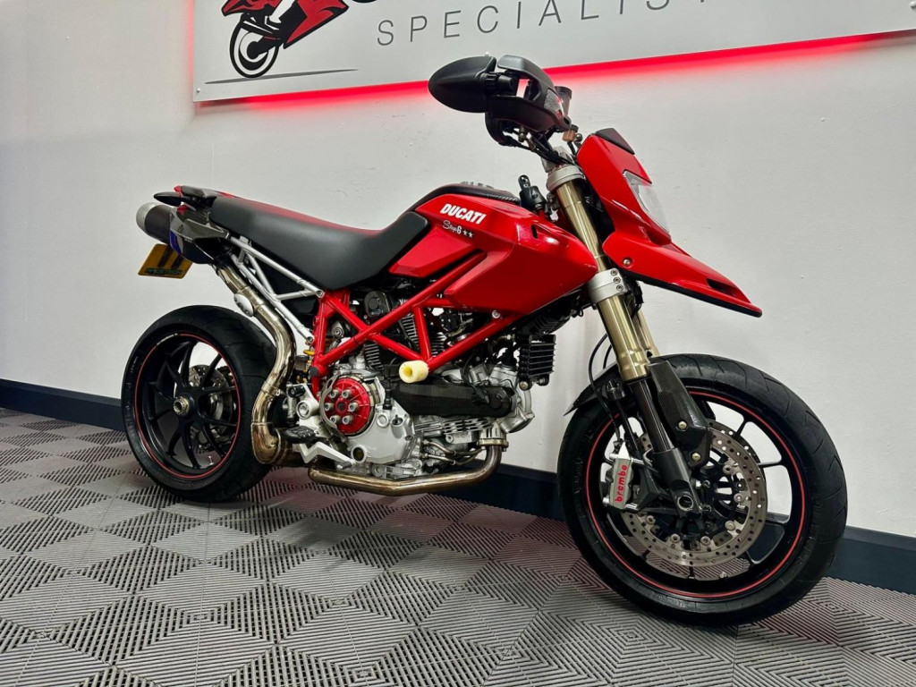 DUCATI Hypermotard