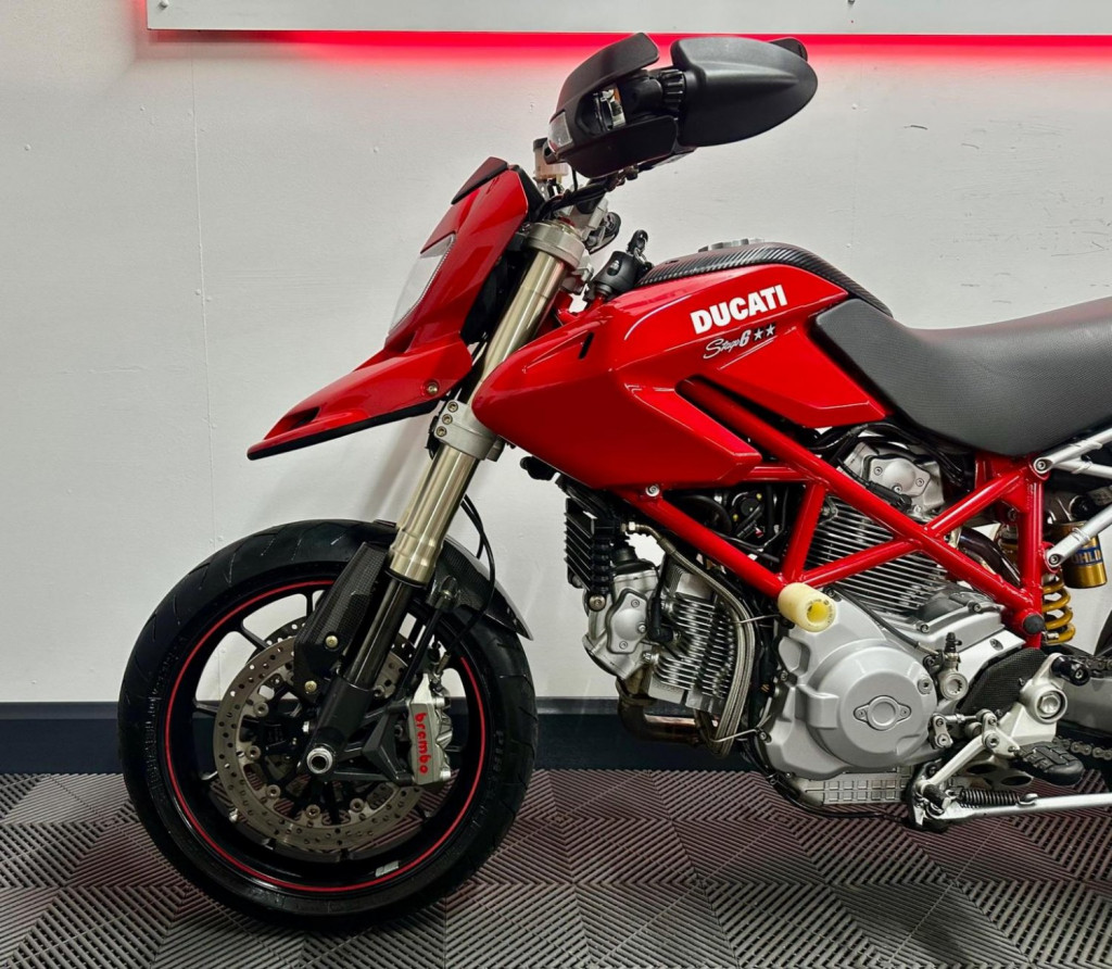 DUCATI Hypermotard