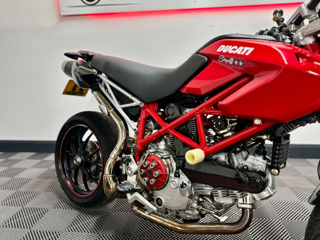 DUCATI Hypermotard