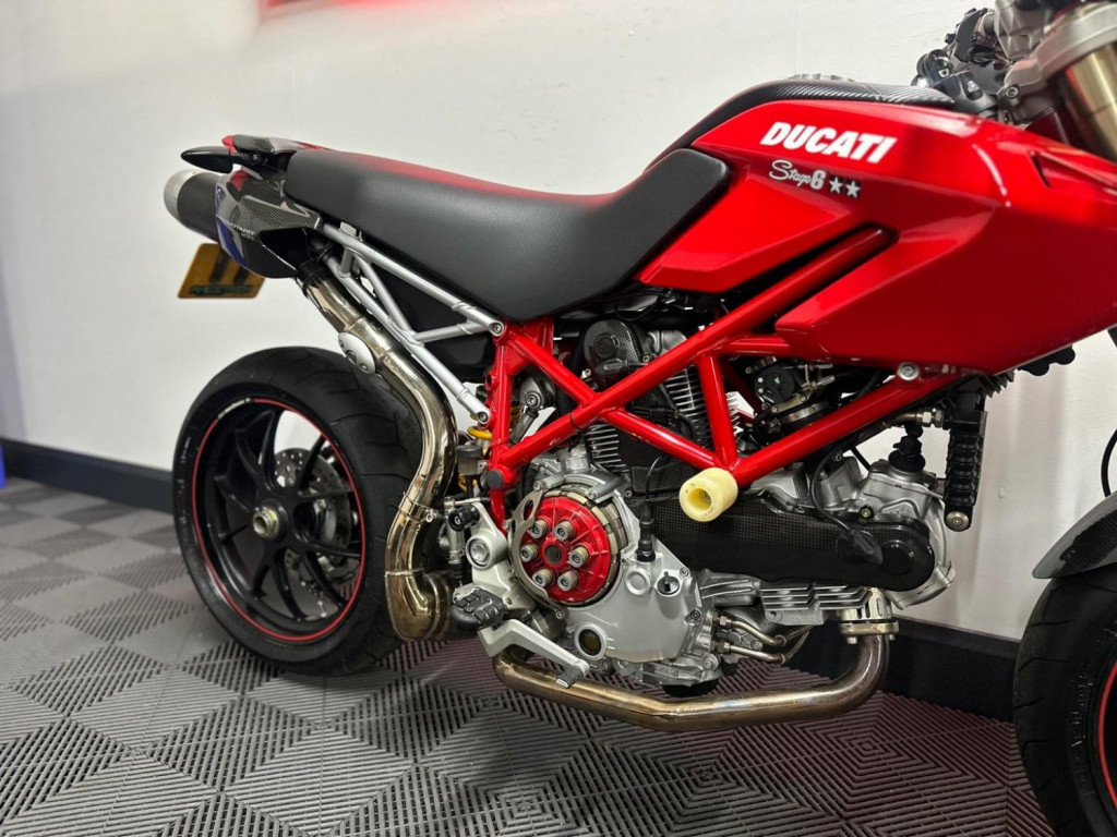 DUCATI Hypermotard