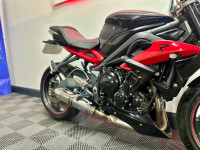 TRIUMPH STREET TRIPLE 675
