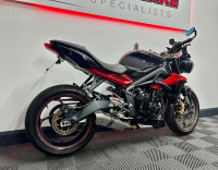 TRIUMPH STREET TRIPLE 675