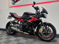 TRIUMPH STREET TRIPLE 675