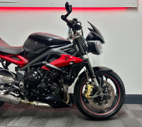 TRIUMPH STREET TRIPLE 675