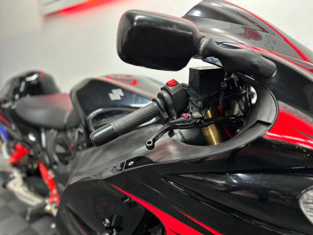 SUZUKI GSX1300R Hayabusa