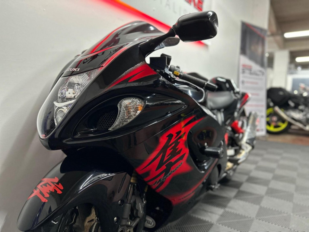 SUZUKI GSX1300R Hayabusa