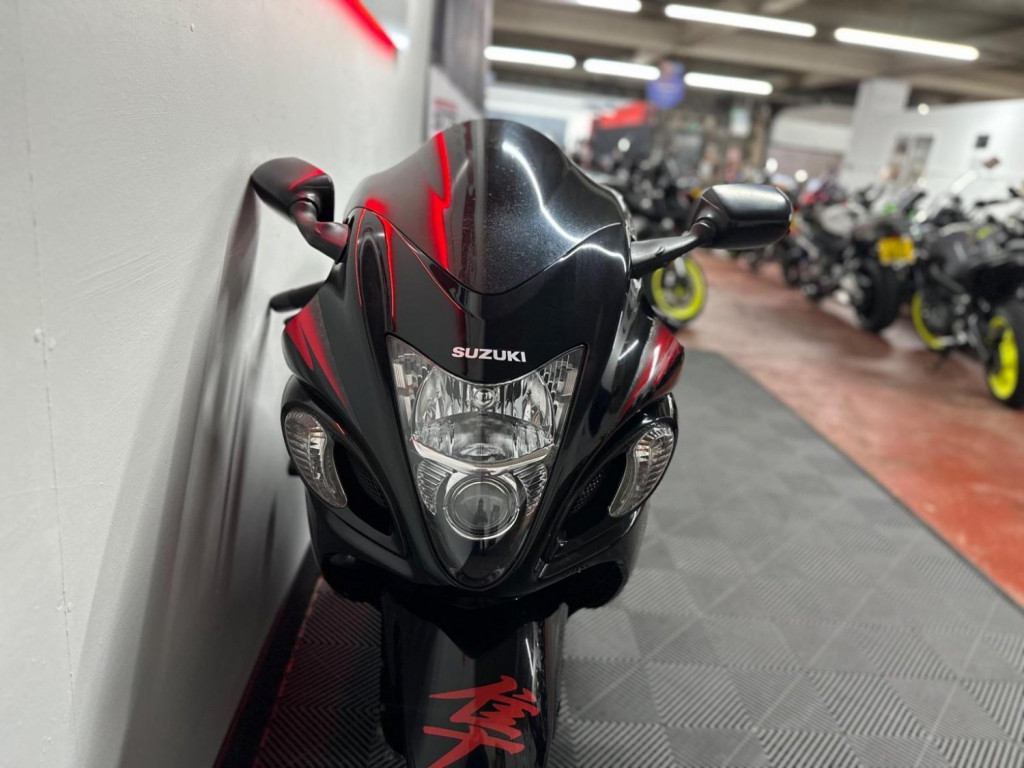 SUZUKI GSX1300R Hayabusa