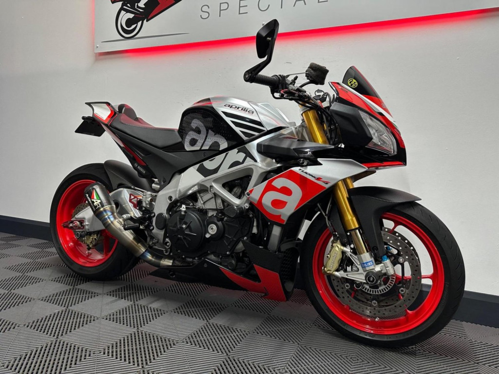 APRILIA Tuono 1100 V4