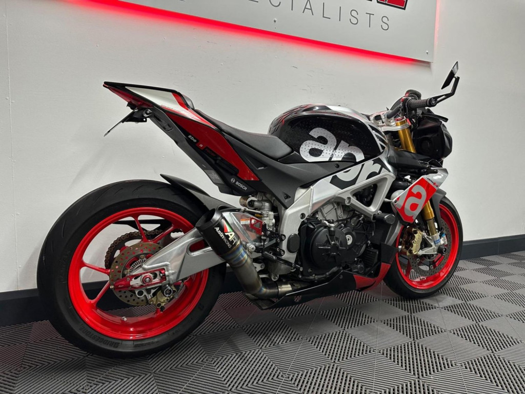 APRILIA Tuono 1100 V4