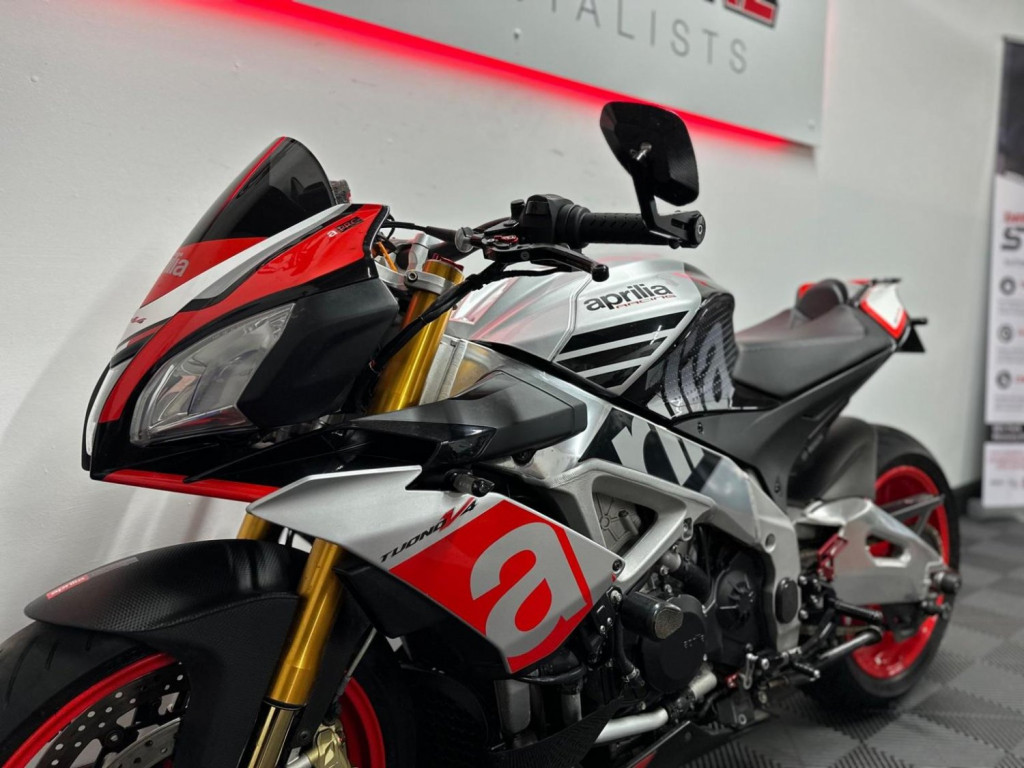 APRILIA Tuono 1100 V4