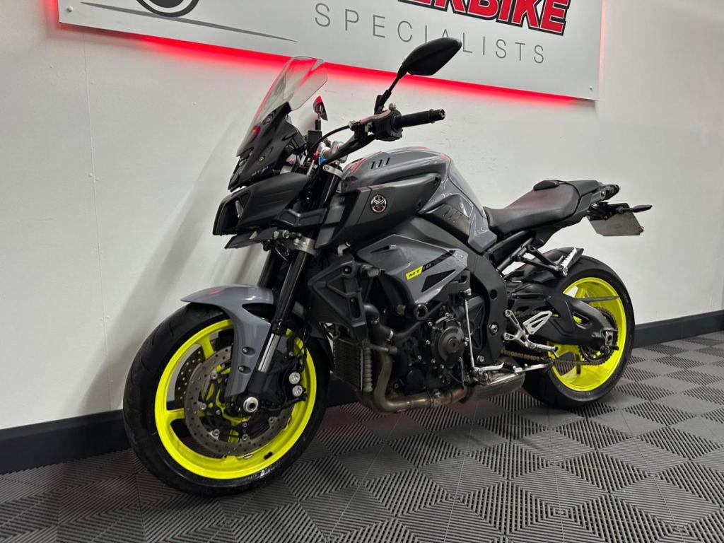 YAMAHA MT-10