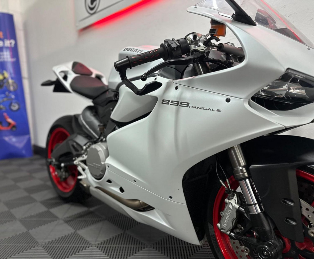 DUCATI 899 Panigale