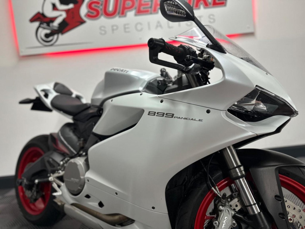 DUCATI 899 Panigale