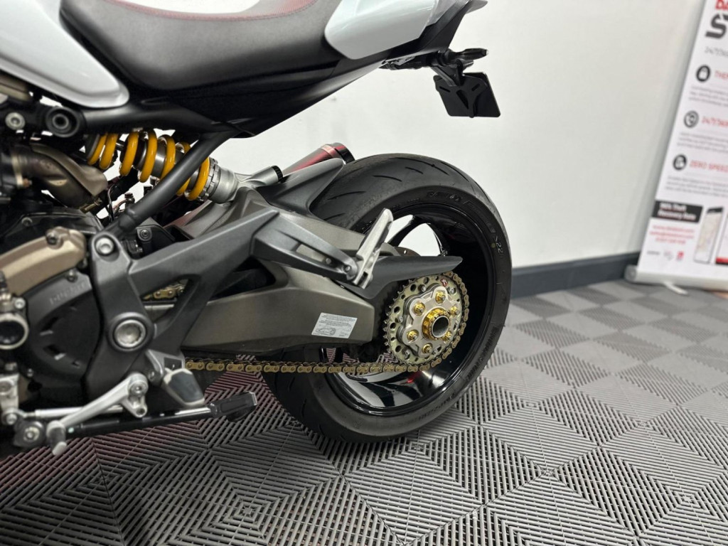DUCATI MONSTER 1200