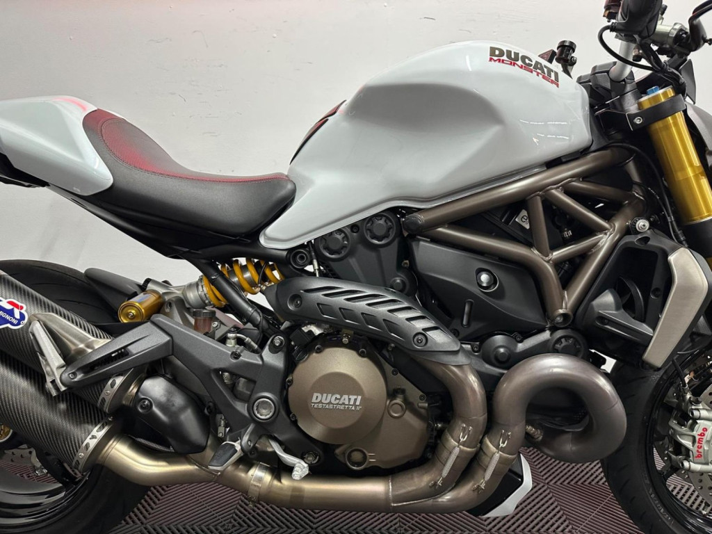 DUCATI MONSTER 1200