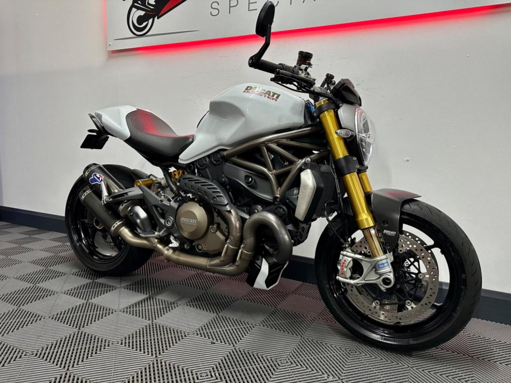 DUCATI MONSTER 1200
