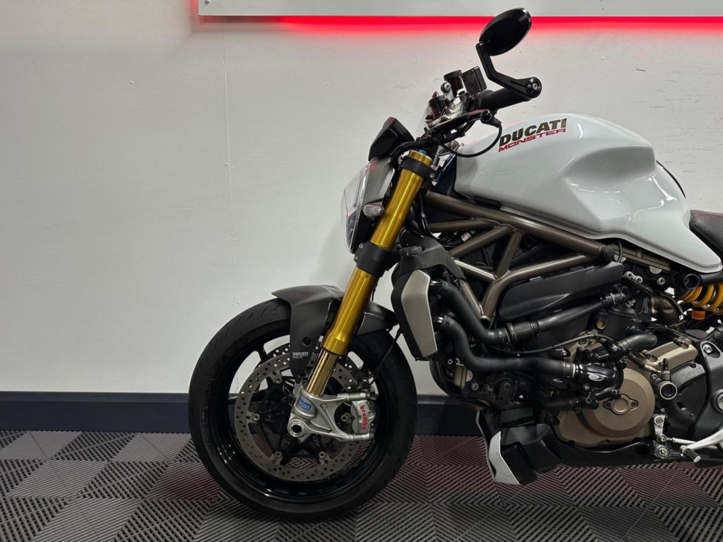 DUCATI MONSTER 1200