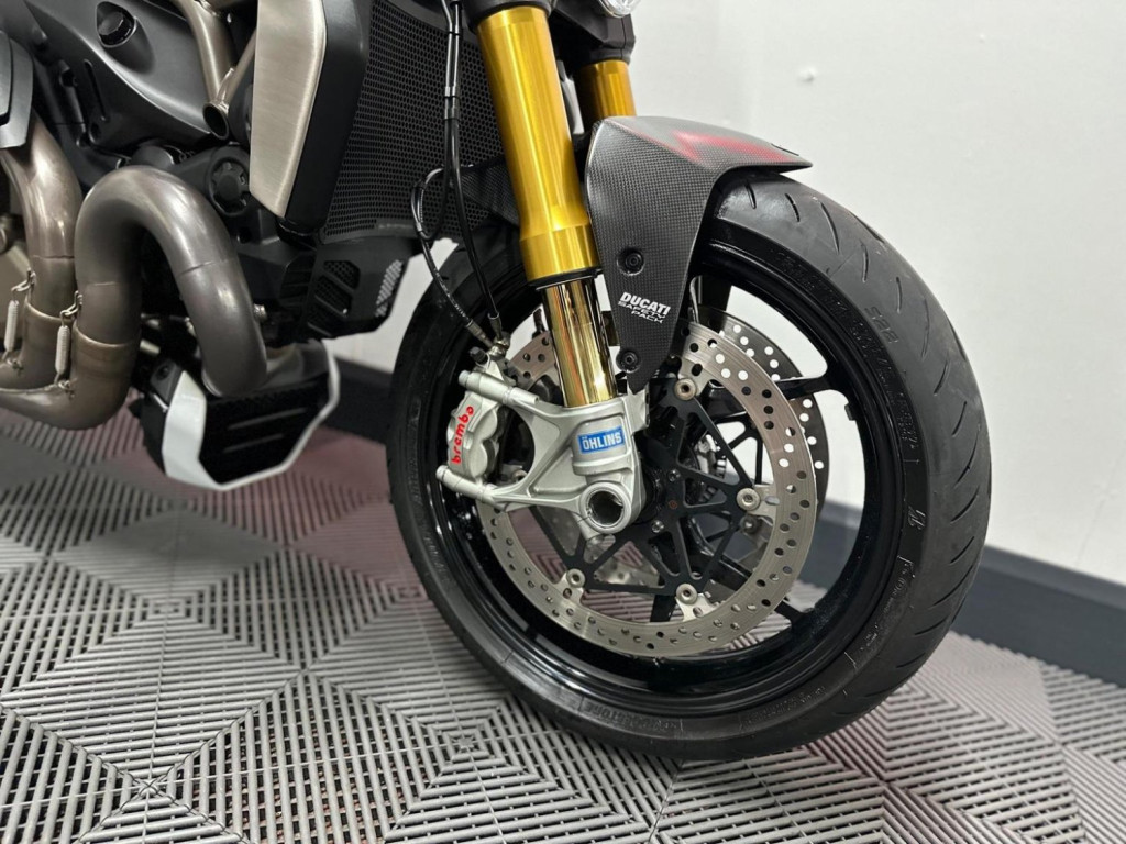 DUCATI MONSTER 1200